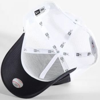 New Era League Essentials Trucker New York Yankees Cap 